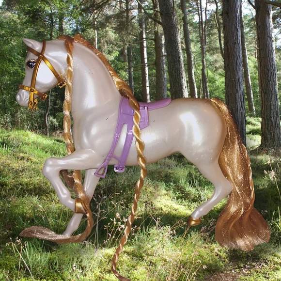 VINTAGE Y2K BARBIE PRINCESS RAPUNZEL WHITE HORSE - Picture 1 of 4